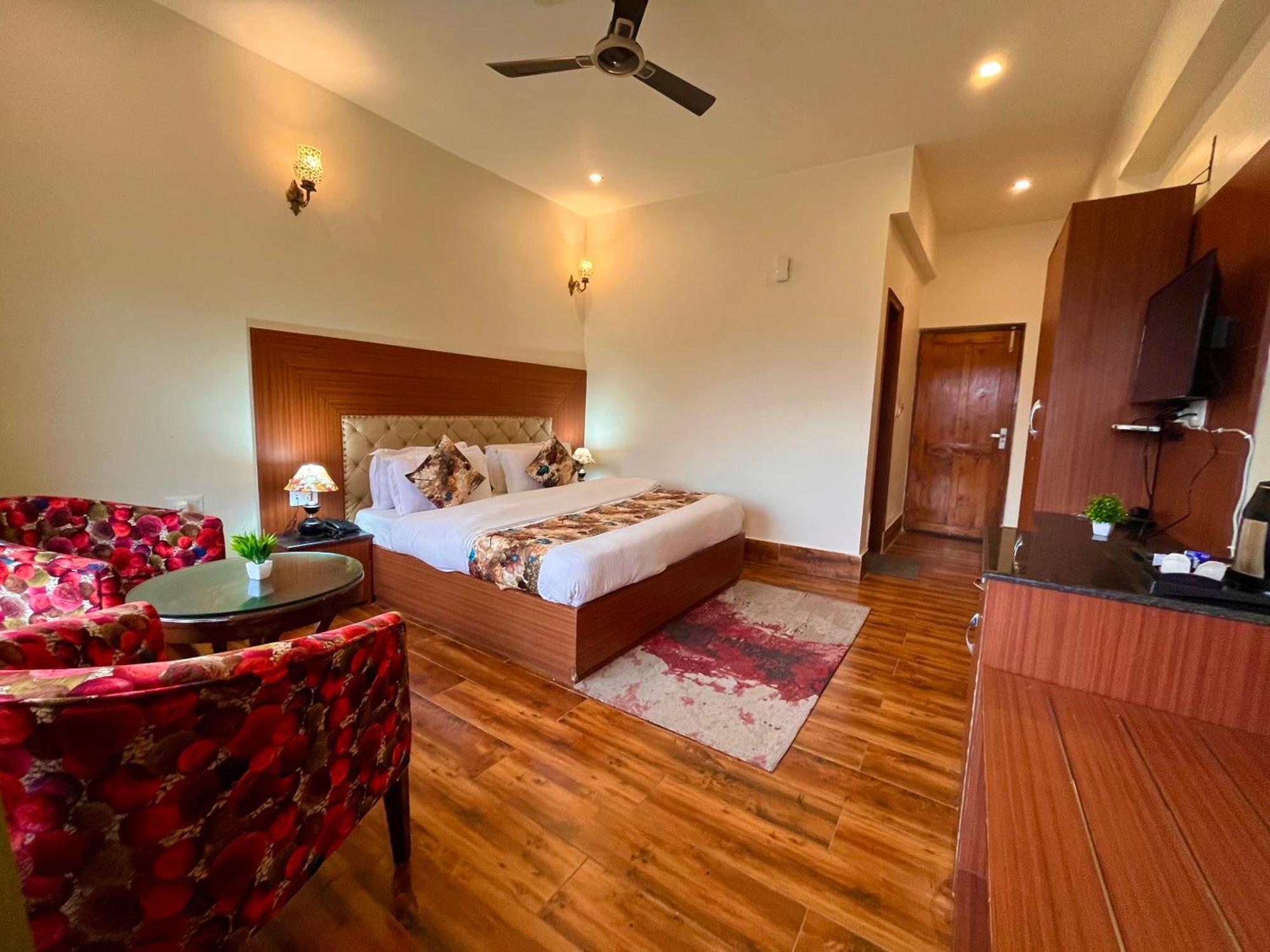 The Kempty Osasis - A Boutique Resort With Scenic Mountain View In 무소리에 외부 사진