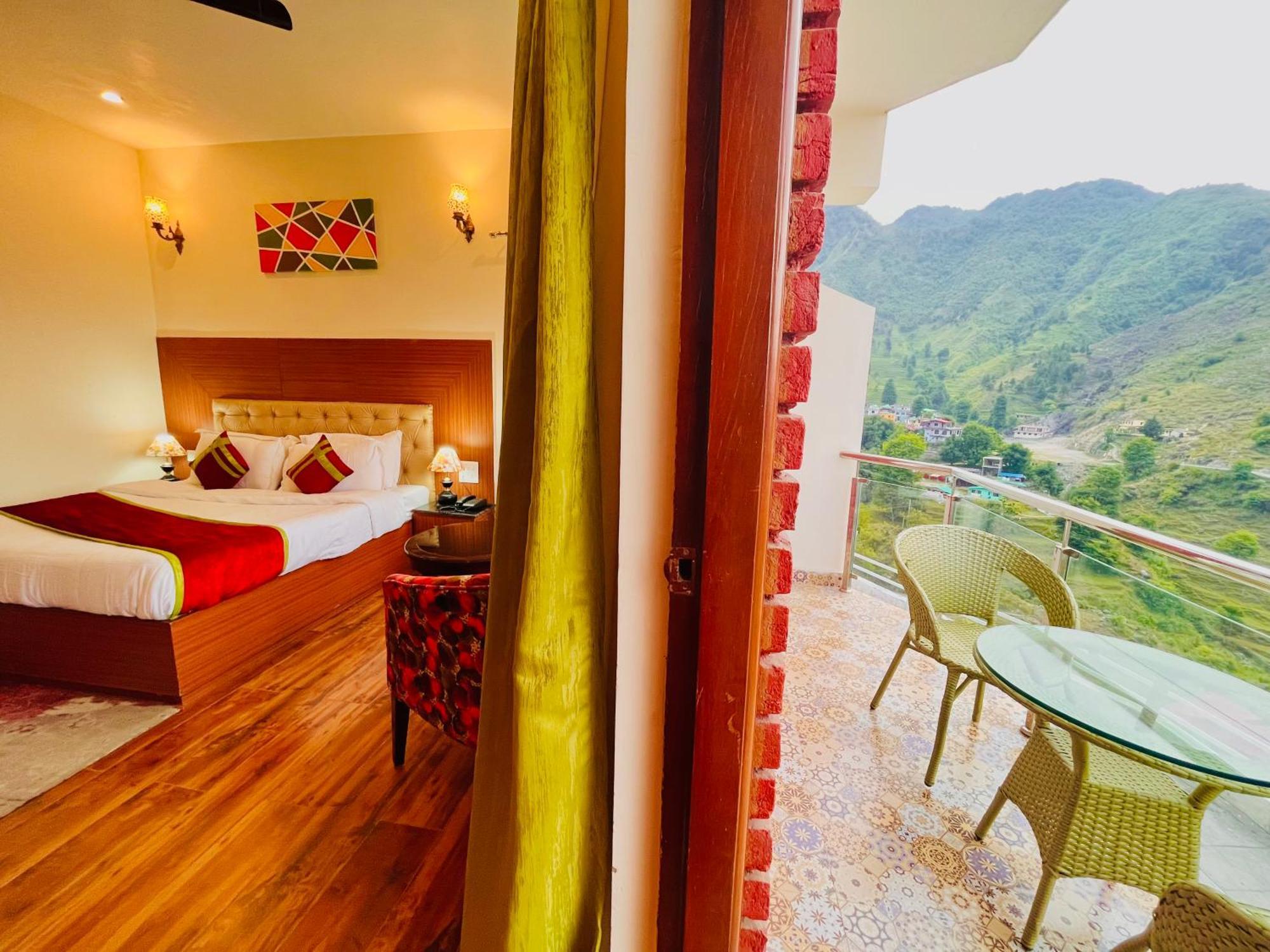 The Kempty Osasis - A Boutique Resort With Scenic Mountain View In 무소리에 외부 사진