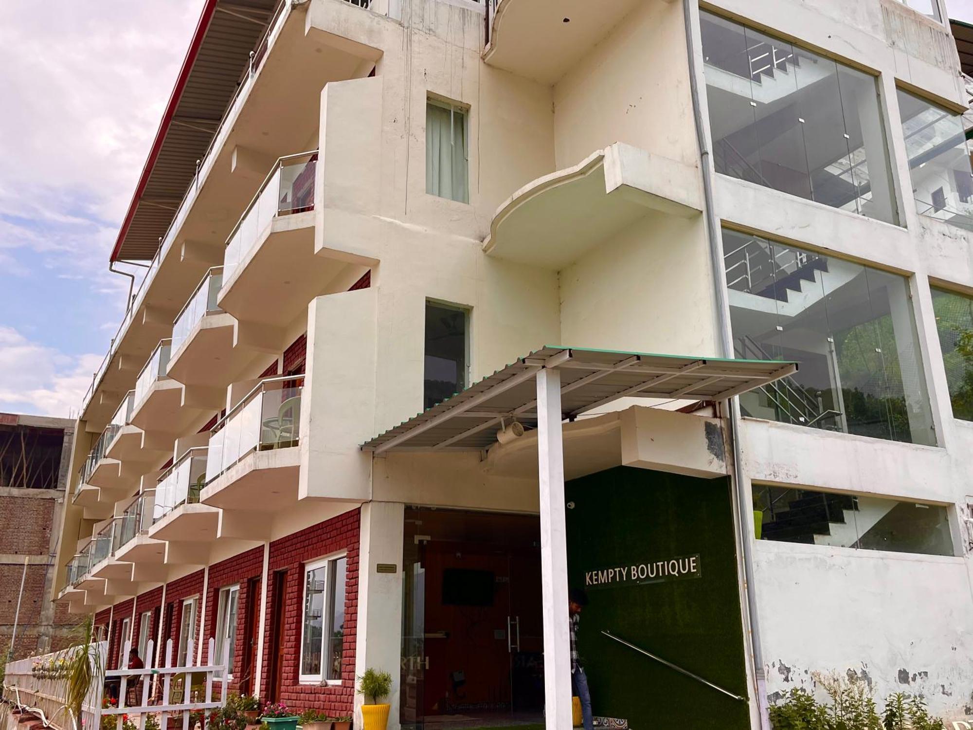 The Kempty Osasis - A Boutique Resort With Scenic Mountain View In 무소리에 외부 사진
